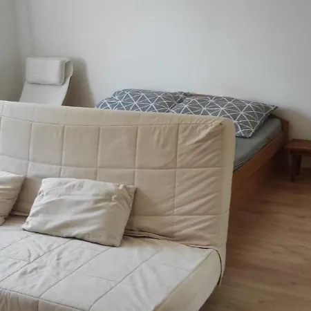 For Rent Near The Center Apartment *